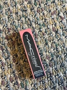 MAC Cosmetics Satin Lipstick Box in Pink